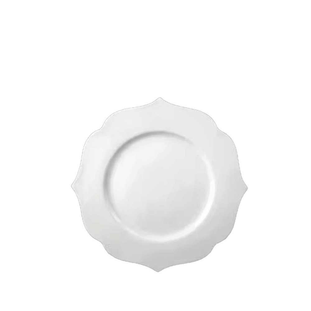 Bílý porcelánový talíř se zdobeným okrajem k zapůjčení